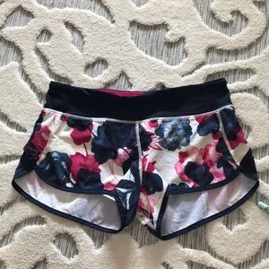 Lululemon Run: Speed Shorts 2.5” Size 6